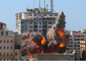 غضب دولي على اسرائيل بسبب نسفها برج الجلاء بغزة يضم مكاتب صحفية دولية