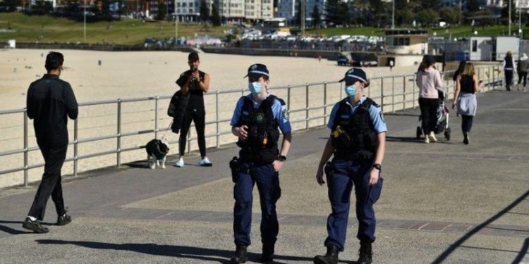 احتجاجات في استراليا ومواجهات مع الشرطة في سيدني وملبورن رفضا لتدابير الإغلاق