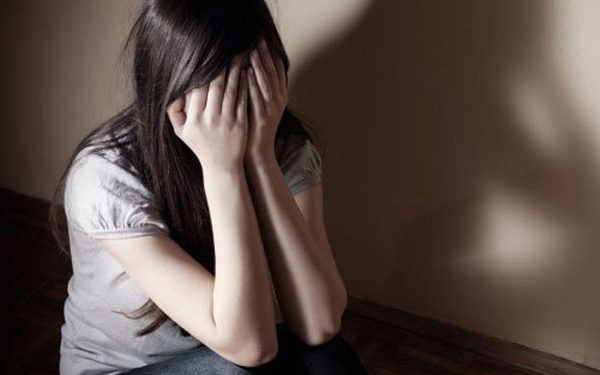 انفراد.. اعتقال تاجر من عائلة فاسية مشهورة بتهمة اغتصاب طفلته القاصر