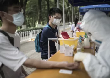 مركز السيطرة على الأمراض الأميركي يحذر المتعافين غير الملقحين ضد كورونا