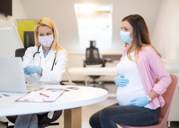 وزارة الصحة ترخص بتلقيح النساء المرضعات والحوامل ابتداء من الشهر الرابع من الحمل