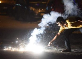 التحقيق مع شرطي وإثنين من أبنائه بالدار البيضاء متهمين ببيع  شهب ومفرقعات نارية مهربة وإهانة عناصر الشرطة محظورة ومهربة للبيع