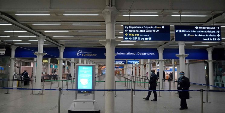 السلطات الفرنسية تشدد إجراءات السفر وتدرج المغرب والجزائر ضمن القائمة الحمراء