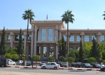 تخفيض عقوبة الإعدام إلى المؤبد لفائدة مهاجر مغربي باسبانيا تورط في قتل محام وزوجته بمكناس