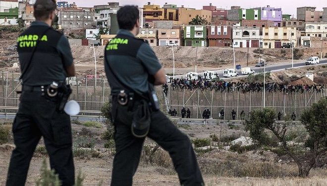 هل تسلل 4 أفراد للقوات المساعدة المكلفين بمراقبة الحدود إلى سبتة المحتلة