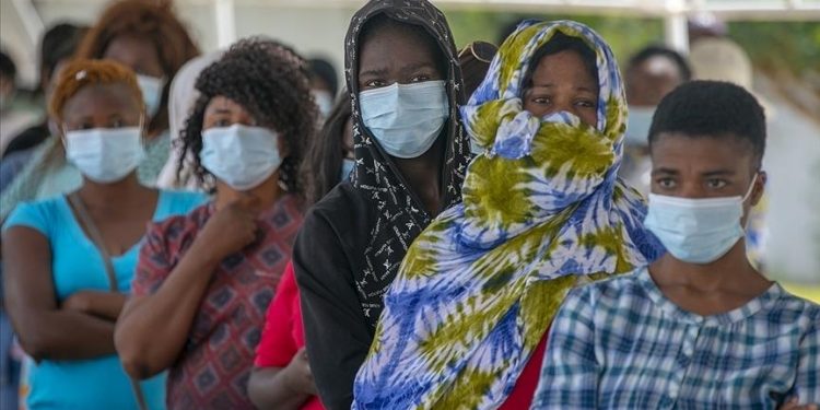 اتفاقية شراكة بين فرنسا والاتحاد الإفريقي لدعم الأفارقة بـ 10 ملايين جرعة من اللقاحات المضادة لكورونا