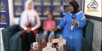بيدوفيل يغتصب طفلة بعد ممارسته الجنس على معزة وانثى الحمار