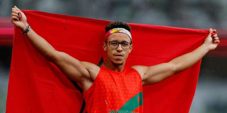 العداء المغربي ” عبد السلام حيلي” يهدي أول ذهبية للمغرب بطوكيو عن فئة ضعاف البصر