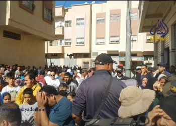 تشييع جثماني شابة وشقيقها قضيا في رحلة الهجرة السرية نحو إسبانيا.. فرق خفر السواحل الإسبانية لم تعثر حتى الآن على جثث أزيد من 20 شخصا من بينهم طفل في ربيعه الخامس((+فيديو))