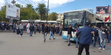 خاص.. غضب  طلابي وتلاميذي في فاس على تسعيرة بطائق الإشتراك في حافلات النقل الحضري