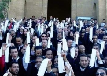 بعد اليوم الأسود حدادا على العدالة .. المحامون يُهددون بشل المحاكم والتظاهر بشوارع الرباط