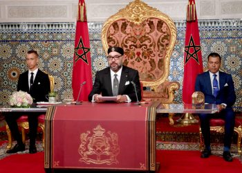 الملك في خطاب افتتاح البرلمان : المغرب أنجز انتصارا لخياره الديمقراطي و جميع الأحزاب السياسية سواسية عندنا(النص الكامل للخطاب الملكي)