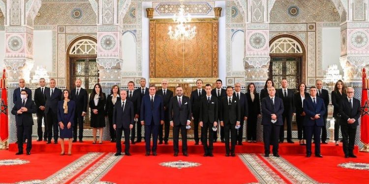 جدل واسع بسبب جمع أخنوش ووزراء في حكومته بين الحقيبة الوزارية ورئاسة الجماعات الترابية
