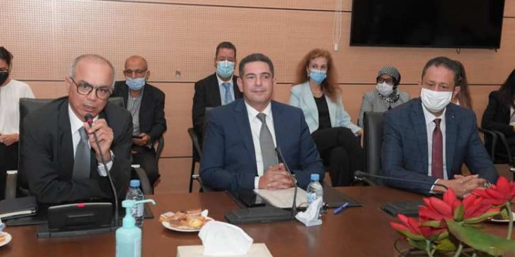 مستشار برلماني عن نقابة الـ”UNTM” المقربة من”البيجدي” يطلب من بنموسى الاستفادة من سنغافورة والابتعاد عن خطة أمزازي مع إسرائيل