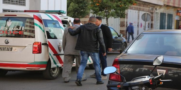 6 أشهر حبسا نافذة لعون سلطة بفاس أسقطه الرقم الأخضر لمحاربة الرشوة