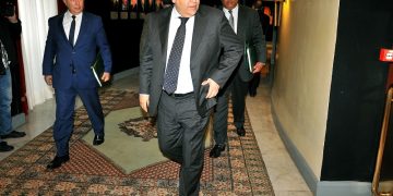 لفتيت يُعلن منع التوظيف في الجماعات المحلية وفتح التعاقد مع الأطباء والتقنيين