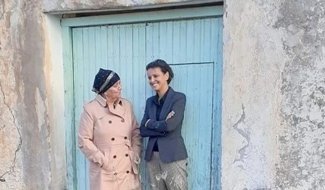 بعد 40 سنة .. نجاة بلقاسم تعود إلى مسقط رأسها في ضواحي الناظور (( فيديو))