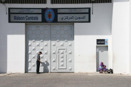 طالب جامعي سلفي يدخل في إضراب مفتوح عن الطعام في السجن بسبب نظارات طبية