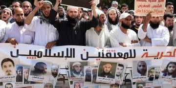 السلطات المغربية تشن حملة تحقيقات واسعة  في حق شبان سلفيين بعدد من المدن المغربية // الغزالي :حققوا مع حوالي 50 سلفيا اخلوا سبيلهم باستثناء شبان من فاس وتطوان و سيدي سليمان