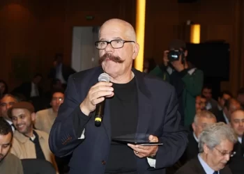 رحيل الصحافي فهد يعتة نجل الزعيم السياسي علي يعتة عن سن ينهاز 69 عاما