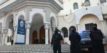 فاس.. موظفو الشرطة المتهمون بالإرتشاء واختلاس وتبديد أموال عمومية يمثلون الإثنين المقبل أمام أول جلسة للتحقيق التفصيلي
