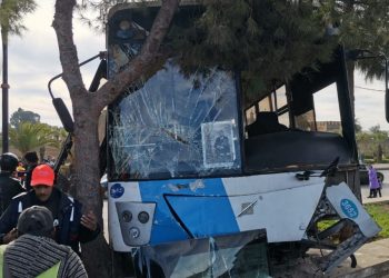 فاس..حافلة مجنونة لـ”سيتي-باص”تصطدم بأحد أسوار شارع مستشفى”كوكار”((فيديو))