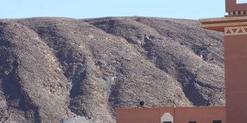 بني تجيت(إقليم فجيج) :صناع منجميون غاضبون من مخططات وزارة الطاقة والمعادن بالمنطقة(فيديو)