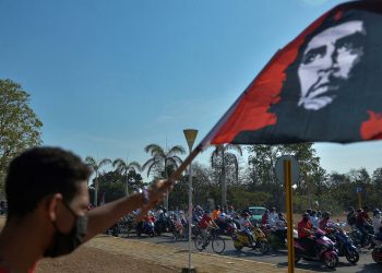 وفاة الضابط البوليفي قاتل إرنستو تشي غيفارا