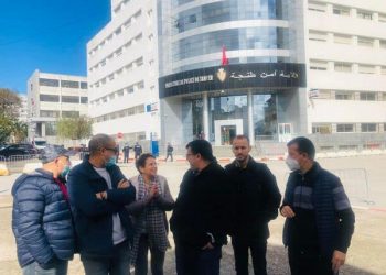 عاجل..والي أمن طنجة يمنع محامين من النهج والعدل والإحسان من التخابر مع القيادي في النهج الديمقراطي عبد الله الحريف