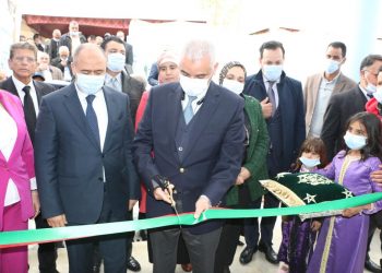 خنيفرة: الممرضون والتقنيون الغاضبون استقبلوا وزير الصحة بالاحتجاج شاهرين في وجهه شعار” لا أهلا ولا مرحبا .. حتى تحقيق المطالب “