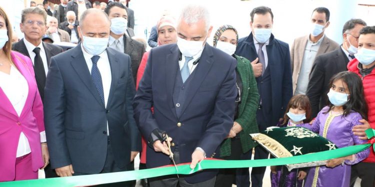 خنيفرة: الممرضون والتقنيون الغاضبون استقبلوا وزير الصحة بالاحتجاج شاهرين في وجهه شعار” لا أهلا ولا مرحبا .. حتى تحقيق المطالب “