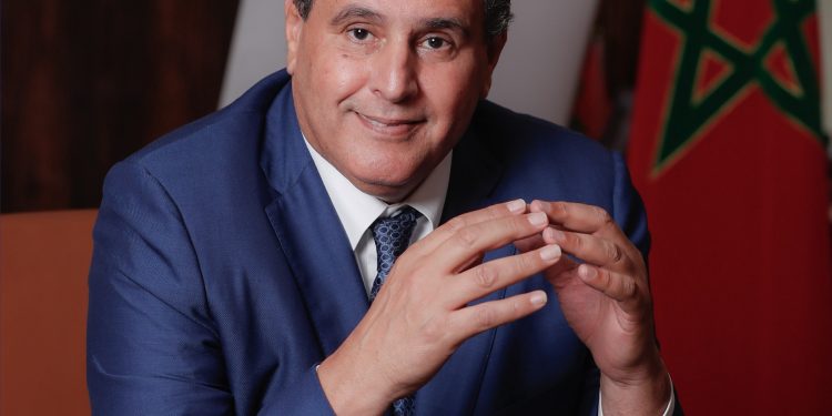 أخنوش يتسبب في تأجيل قضية رفعها ضده مسؤول سابق في الداخلية اشتغل مستشارا له في انتخابات2016 و 2021