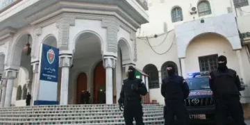 خاص..المحققون يواصلون أبحاثهم التمهيدية مع الفايق بعد إرجاعه من المستشفى تحت حراسة أمنية مشددة