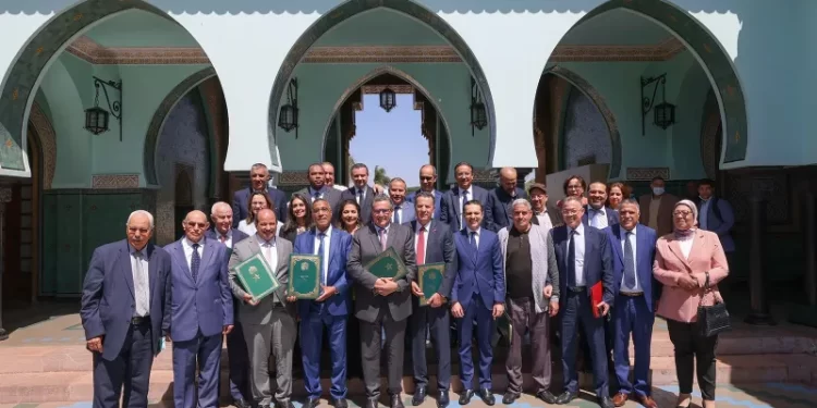 عشية فاتح ماي.. أخنوش يطالب الـ”UMT”و الـ”UGTM” و الـ”CDT”بالسلم الاجتماعي حتى 2024