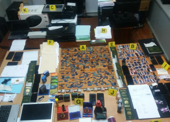وجدة : تفكيك شبكة تزور ملفات الحصل على تأشيرات دول أجنبية يتزعمها شخصان من جماعة دينية محظورة و آخر من ذوي السوابق
