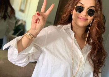 ابتدائية سلا تُؤجل أول جلسة لمحاكمة الصحافية حنان باكور من أجل “تدوينة”حول وفاة بلفقيه وانتخاب الوزيرة السابقة بوعيدة على رأس جهة كلميم
