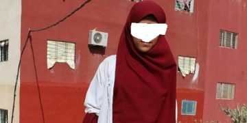 فاس : أب التلميذة المحجبة يطوي خلافه مع إدارة إعداديتها  وتستأنف دراستها في انتظار نتائج الأبحاث الجارية