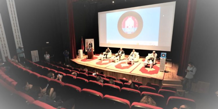 حفل توقيع كتاب “رحلة في عالم الروايس” لأول مرة في مهرجان ‘”تيميتار”