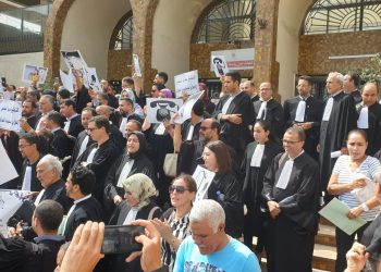 المحامون يردون على “التسجيل الصوتي المسرب” بشعار “بغينا قضاة القانون..ماشي قضاة التليفون”((+ فيديو))