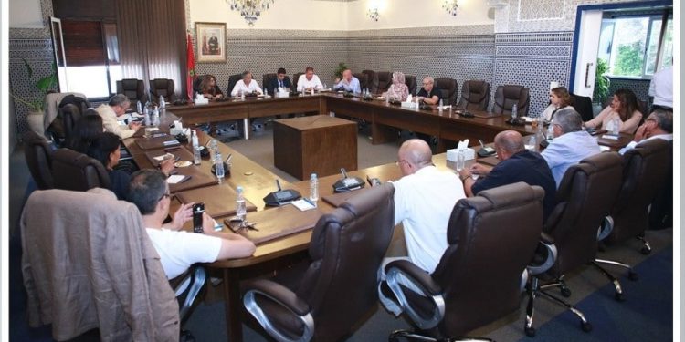 البام يدافع عن قيادييه ووزرائه في مواجهة”الحملات المغرضة”ويُطالب بتسريع إخراج قانون مجلس المنافسة وحرية الأسعار