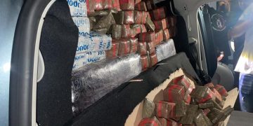 ميناء طنجة المتوسط :اعتقال فرنسي من أصل جزائري متلبسا بتهريب 840 كيلوغراما من مخدر الشيرا
