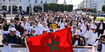أطباء القطاع الخاص وزملائهم الإحيائيين والمبصاريين والصيادلة يحتجون غدا الثلاثاء أمام البرلمان على “التضريب”الحكومي