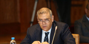 خاص من فاس .. خلاف بين رجل سلطة و رئيس مقاطعة رفض استلام وثيقة بسبب”الإسكافي”