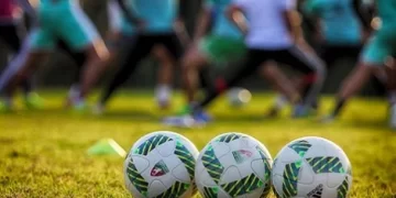 الحصاد : الجيش الملكي يتربع على الصدارة على حساب الوداد.. واتحاد طنجة ينزف في المؤخرة