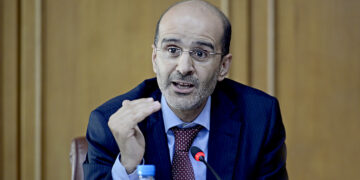 طاحت البورصة  علقوا بنك المغرب!