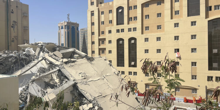 قطر .. مقتل مغربي في انهيار مبنى بالدوحة (+ فيديو)