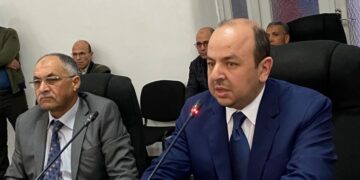 مثير..الرئيس الجديد لغرفة التجارة والصناعة بجهة فاس يحمل بين يديه علة اسقاطه بسبب الترحال السياسي لحزب”الأحرار”