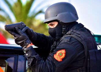 فاس ثاني أيام العيد : اطلاق الرصاص على شاب في حالة تخدير متقدمة خرب 13 سيارة.. و توقيف 3  آخرين تسببوا في وفاة حارس ليلي