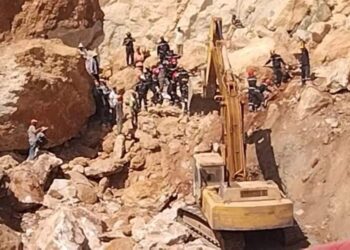 خنيفرة : مقلع الرخام الذي قضى فيه عاملين أحدهما قاصر في ربيعه الـ17  تحت الأنقاض صدر فيه قرار بتوقيف العمل وملفه معروض على القضاء(فيديو)