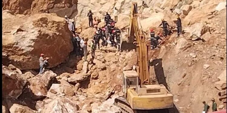 خنيفرة : مقلع الرخام الذي قضى فيه عاملين أحدهما قاصر في ربيعه الـ17 تحت الأنقاض صدر فيه قرار بتوقيف العمل وملفه معروض على القضاء(فيديو)